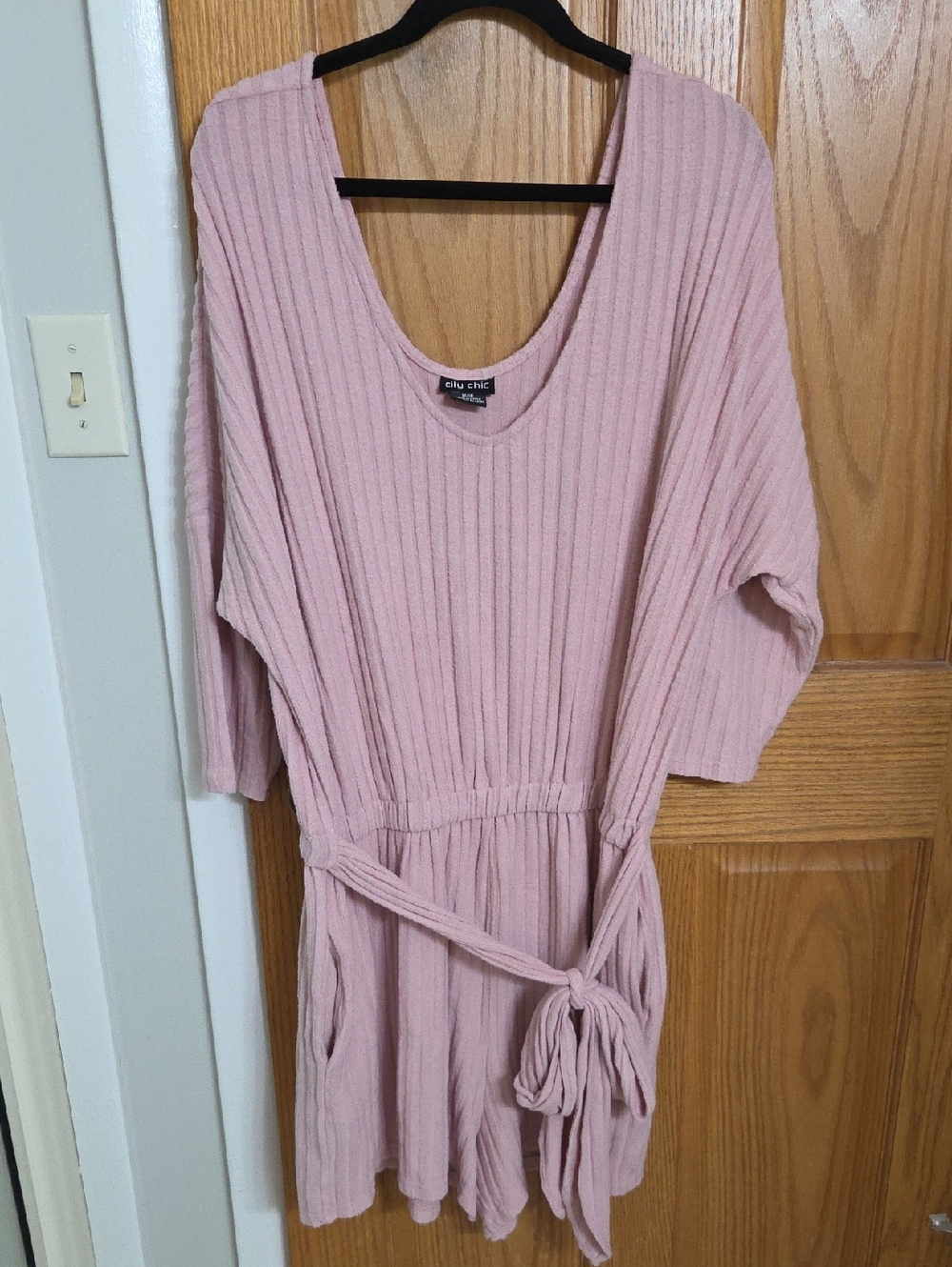 City Chic Dusty Pink Ribbed Scoop V-Neck Romper 18(M)